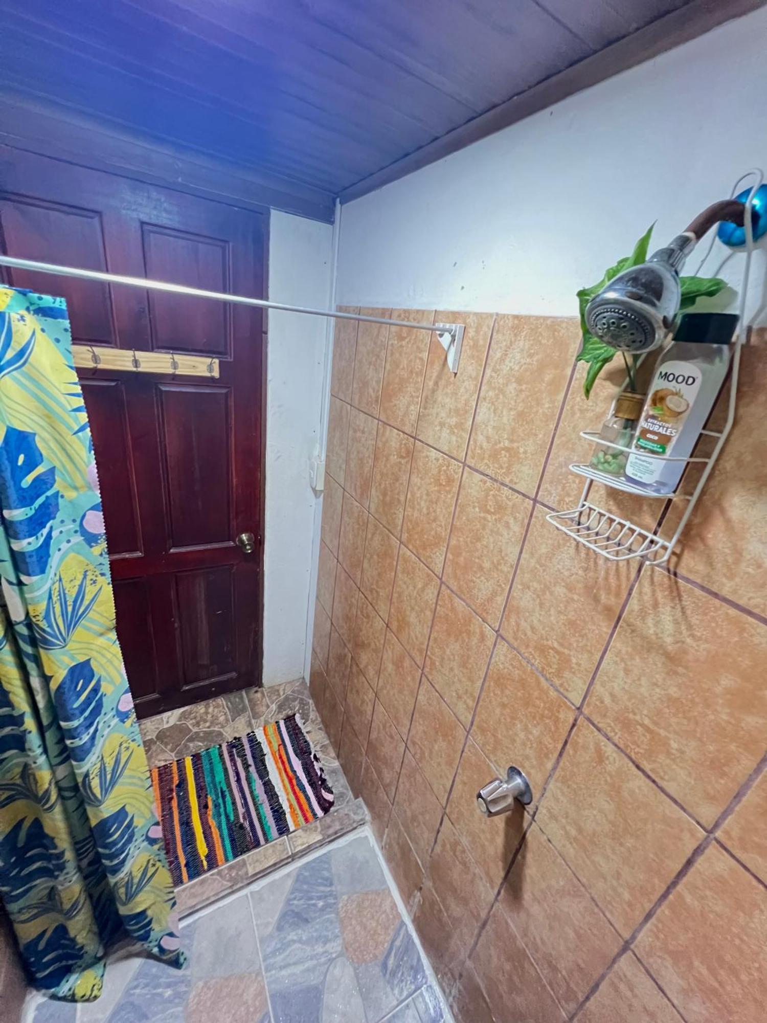 Cheap Hostel Quepos Exterior foto